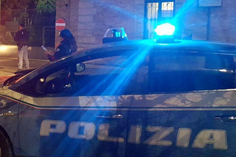 Ancona - Botte e ricatti per debiti di droga, tre persone arrestate